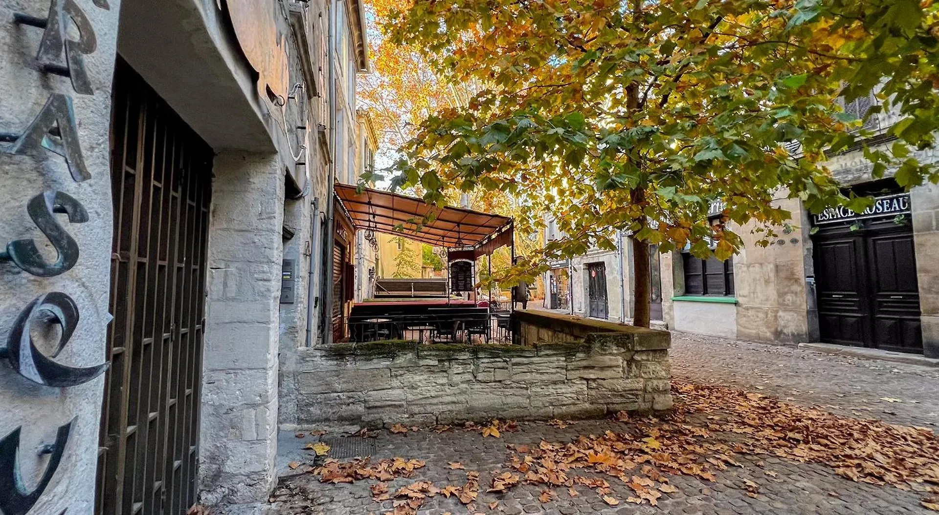 Le Nid Des Teinturiers - Rooftop View - Ac Avignon 0*,  France